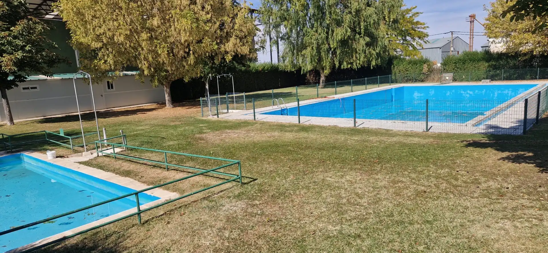 Swimming pool of Houses for sale in El Pedroso de la Armuña   with Heating, Terrace and Storage room