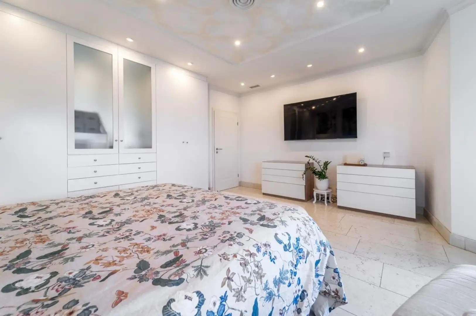 Habitación de Casa o chalet en venta en Marbella con Aire acondicionado, Calefacción y Jardín privado