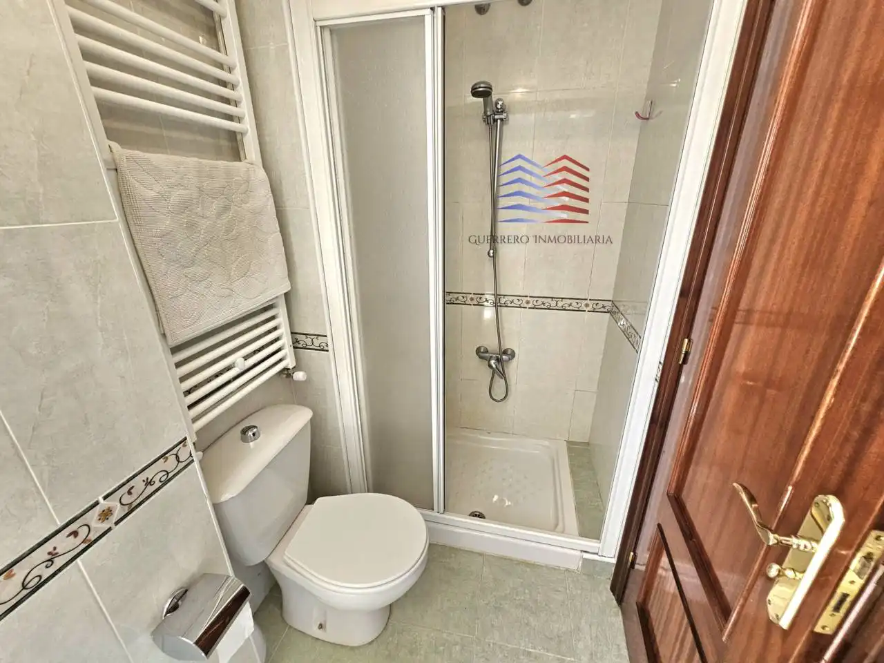 Baño de Piso de alquiler en Ourense Capital  con Calefacción y Amueblado