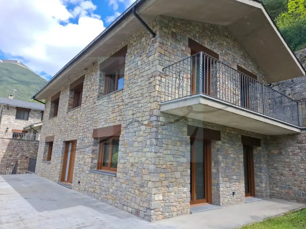 Vista exterior de Casa o chalet en venta en Sant Julià de Lòria
