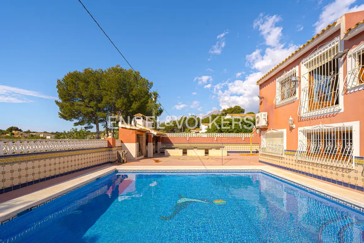 Casa con piscina en venta en Escandinavia - Cautivador