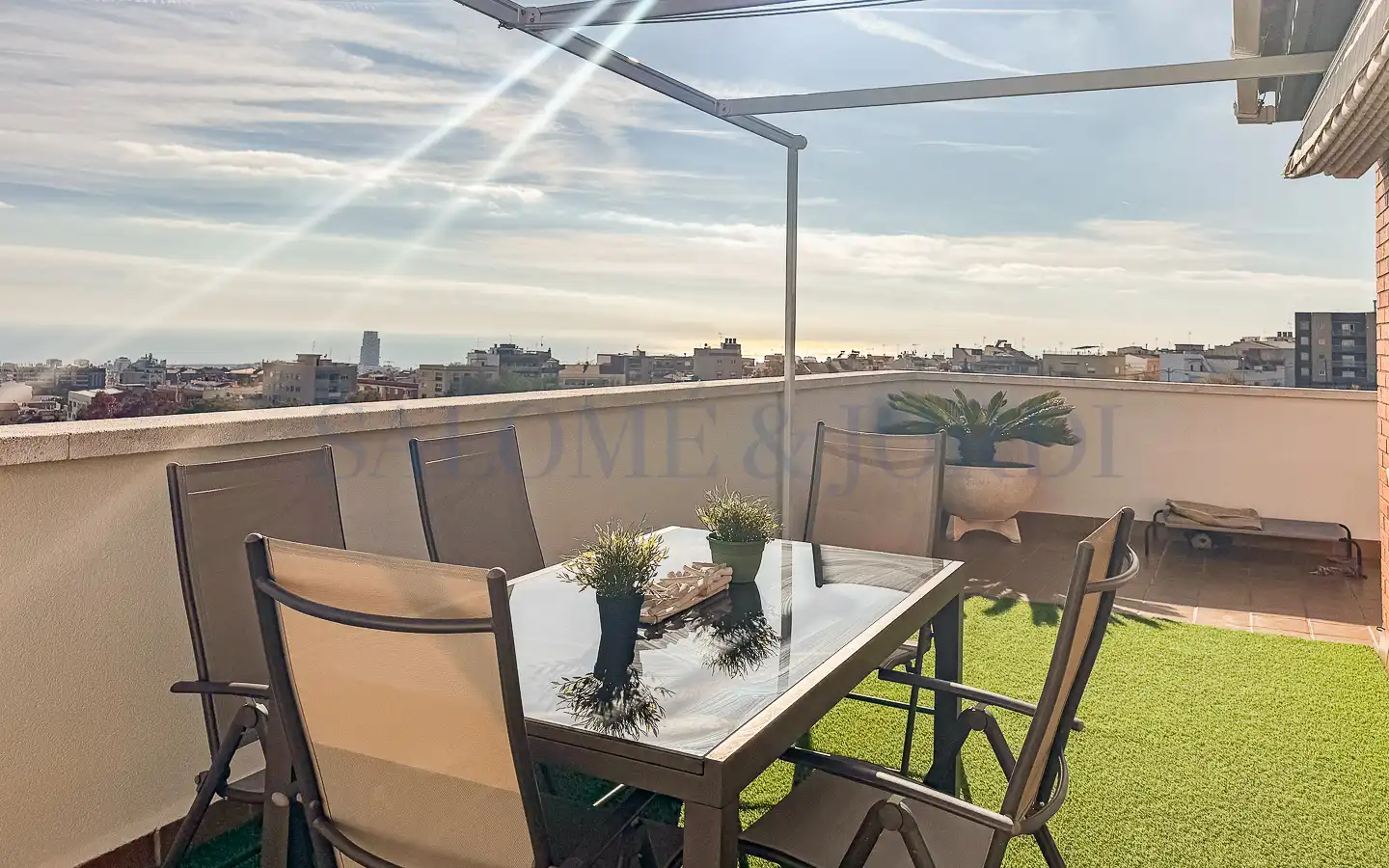 Terrasse von Dachboden zum Verkauf in Mataró mit Klimaanlage, Heizung und Parkett
