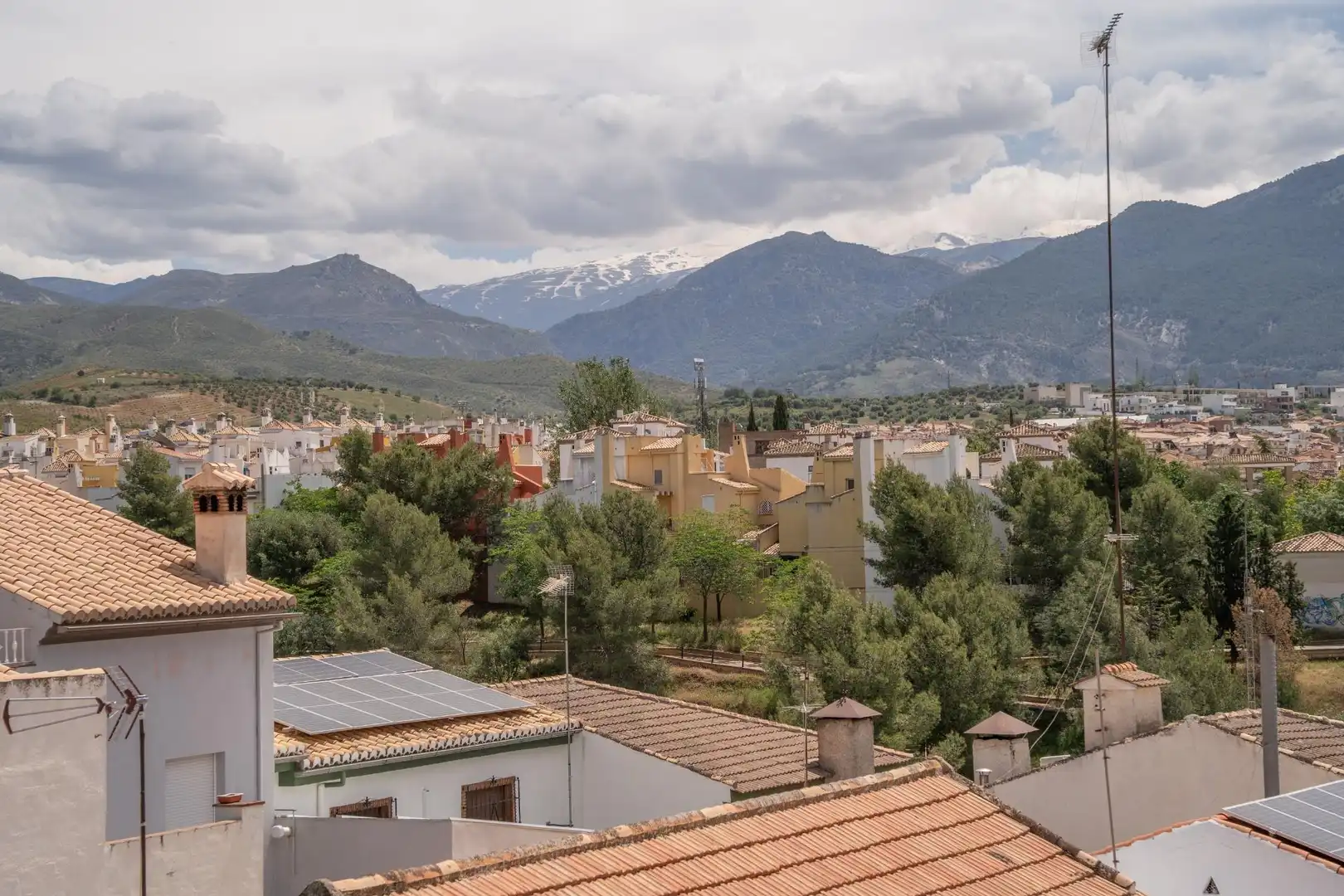 Vista exterior de Pis en venda en Huétor Vega amb Aire condicionat, Traster i Balcó