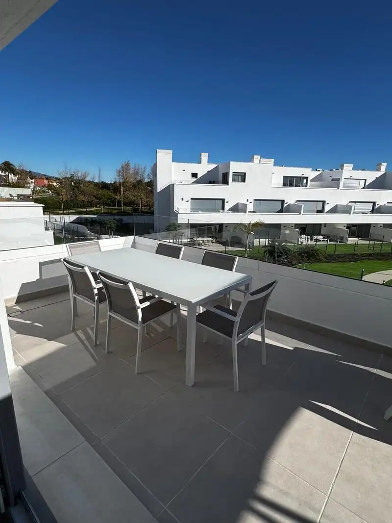 Terrassa de Apartament de lloguer en Estepona amb Aire condicionat, Calefacció i Terrassa