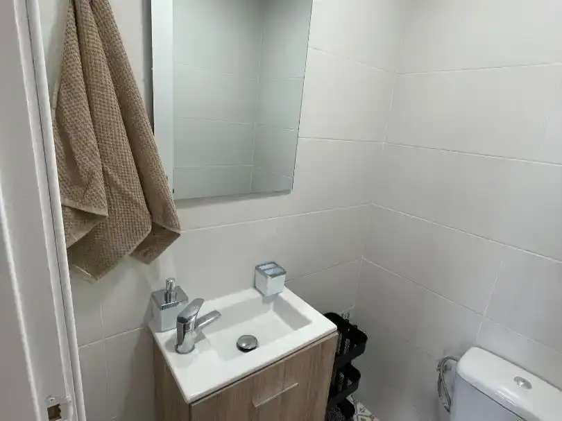 Baño de Piso de alquiler en Benalmádena con Aire acondicionado, Piscina y Amueblado