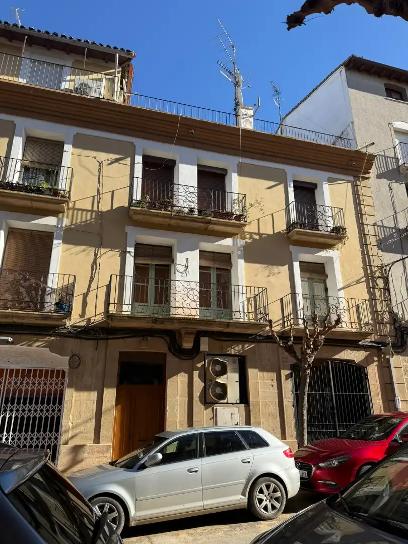 Vista exterior de Ático en venta en Caspe con Aire acondicionado, Calefacción y Amueblado