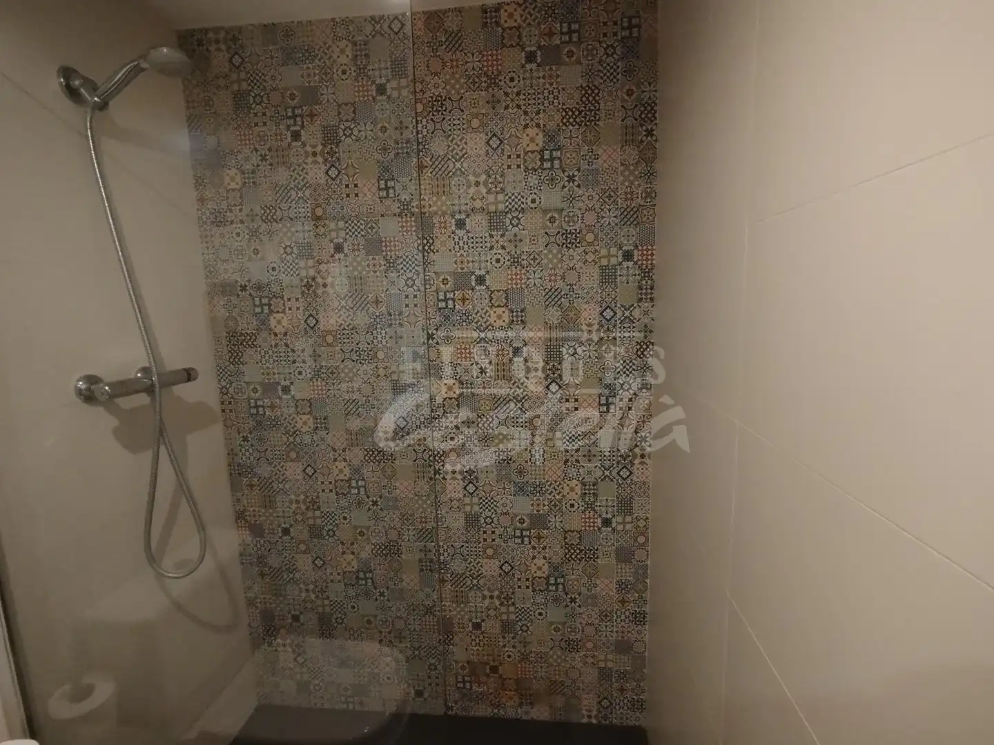 Bany de Pis en venda en Mataró amb Aire condicionat, Calefacció i Terrassa