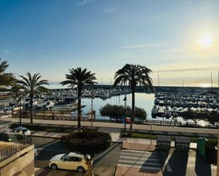 Vista exterior de Pis en venda en Roquetas de Mar amb Aire condicionat i Balcó