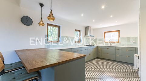 Exclusividad y naturaleza en Collserola Un refugio de diseño totalmente reformado en La Rierada, Molins de Rei, imatge 2