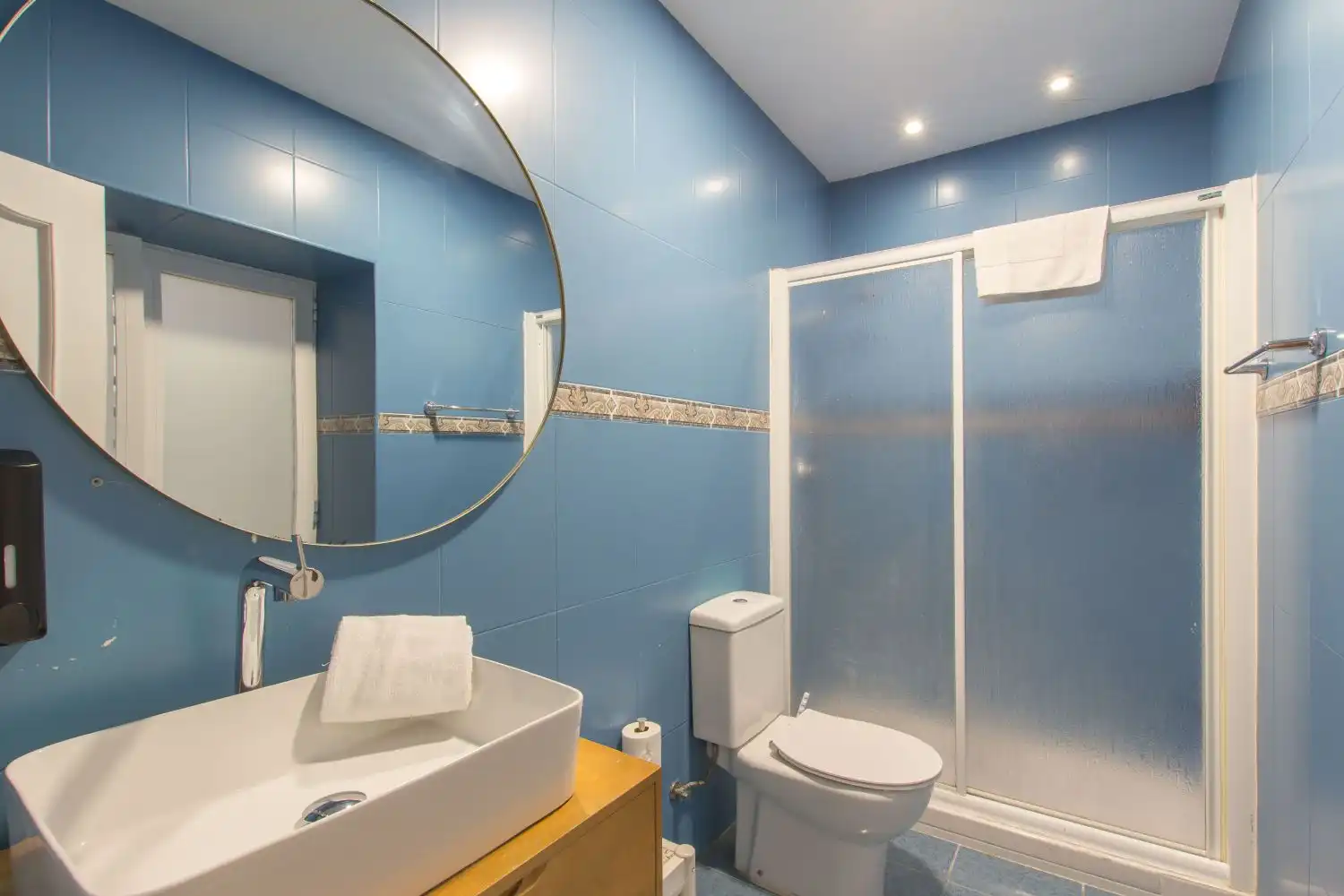 Baño de Piso en venta en  Pamplona / Iruña con Calefacción, Amueblado y Balcón