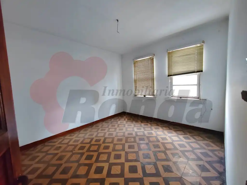 Habitación de Edificio en venta en Lugo