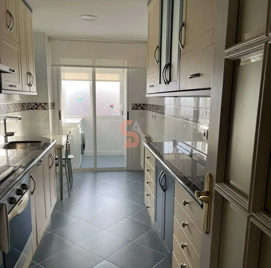 Cuina de Pis de lloguer en Valladolid amb Aire condicionat, Calefacció i Terrassa