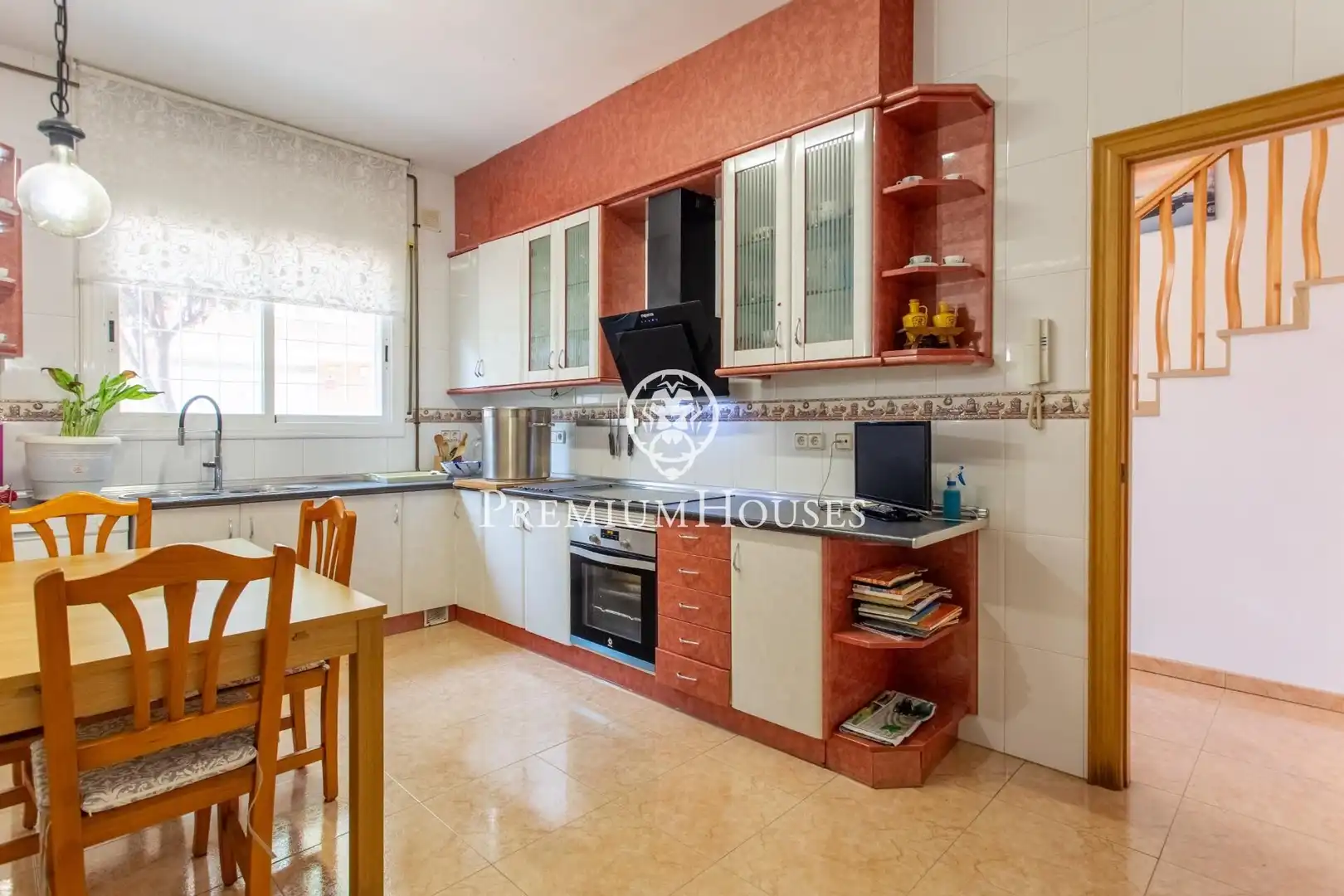 Cocina de Casa o chalet en venta en Mataró con Aire acondicionado, Calefacción y Jardín privado