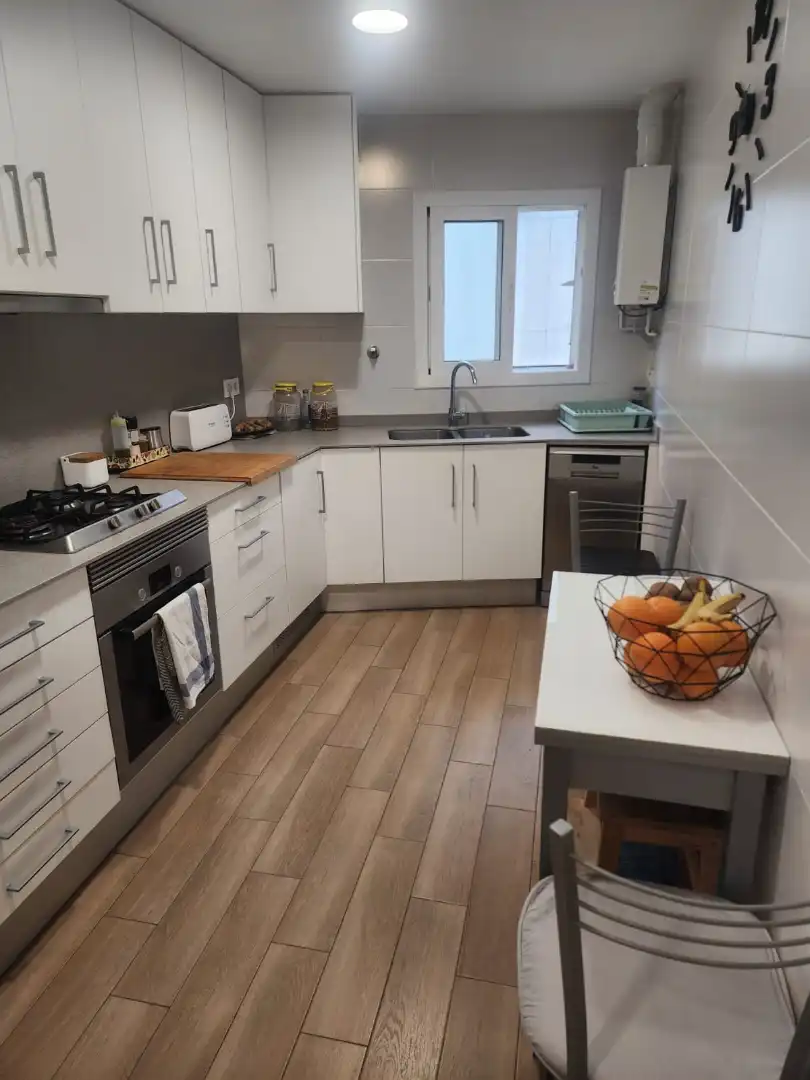 Cuina de Pis en venda en Cornellà de Llobregat amb Aire condicionat, Calefacció i Traster