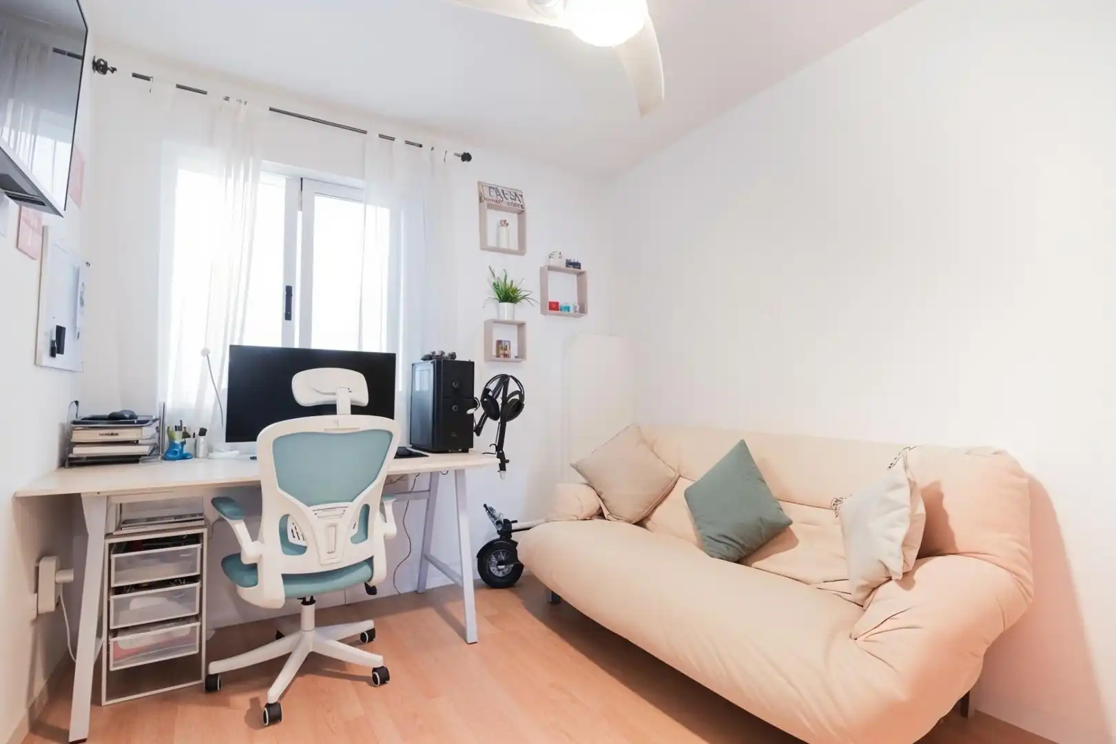 Schlafzimmer von Wohnung zum Verkauf in Benaguasil mit Klimaanlage und Alarm