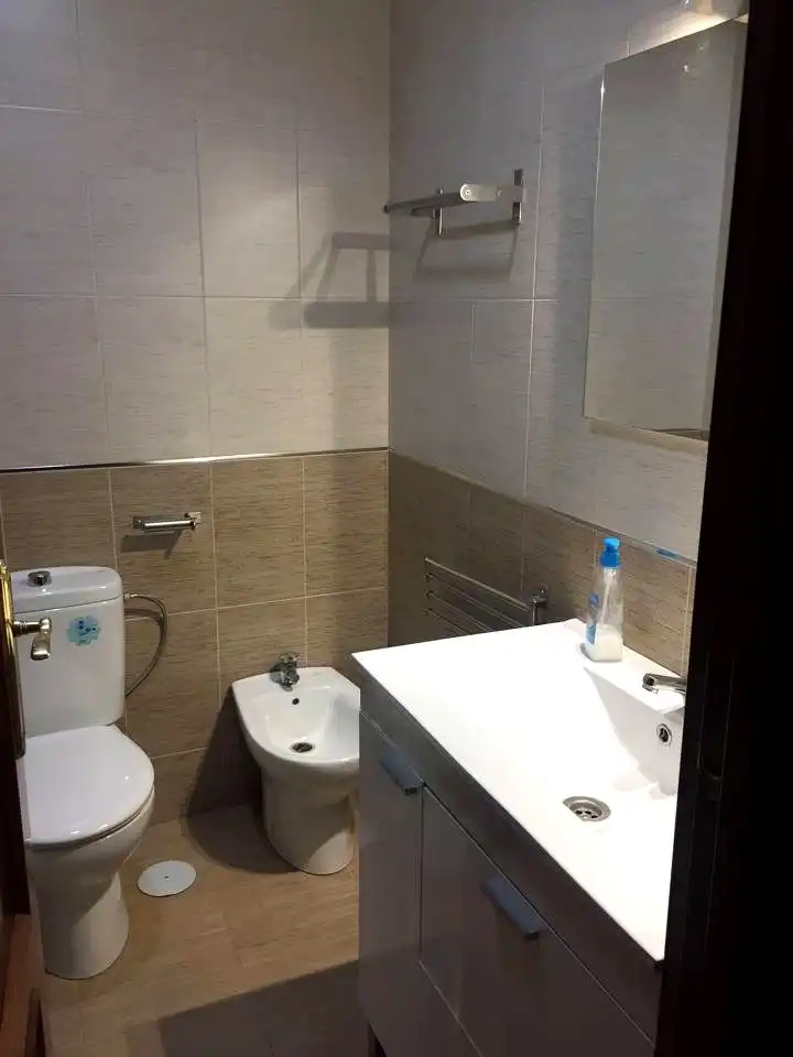 Bathroom of Flat for rent in Sevilla  with Air Conditioner and Terrace