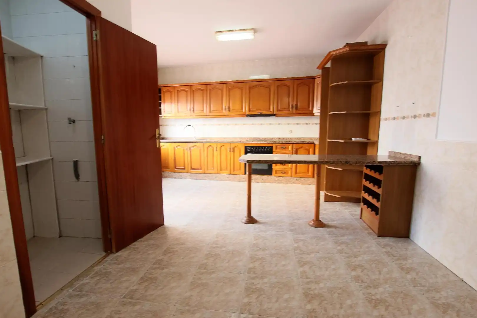 Cuina de Casa adosada en venda en Montijo amb Aire condicionat, Jardí privat i Traster