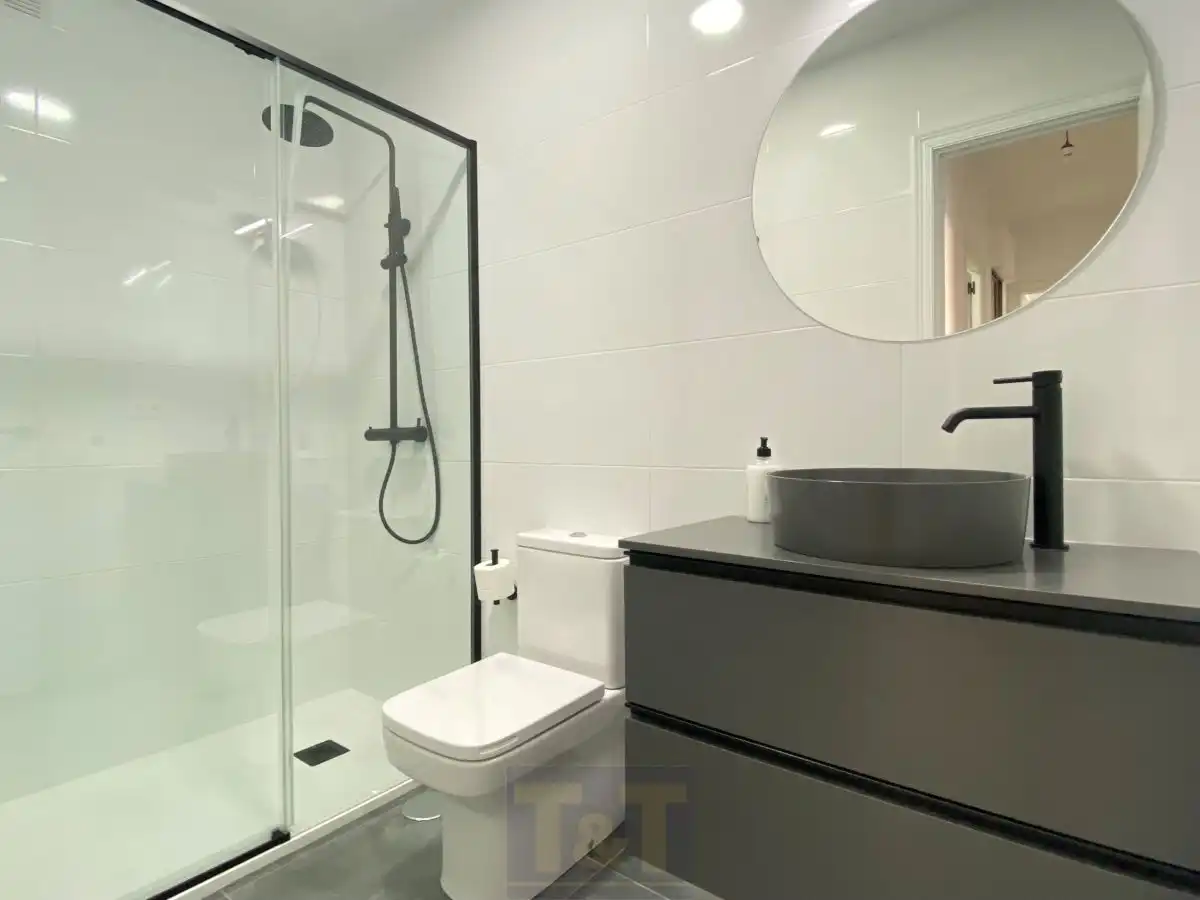 Bany de Apartament de lloguer en La Antilla amb Terrassa i Moblat