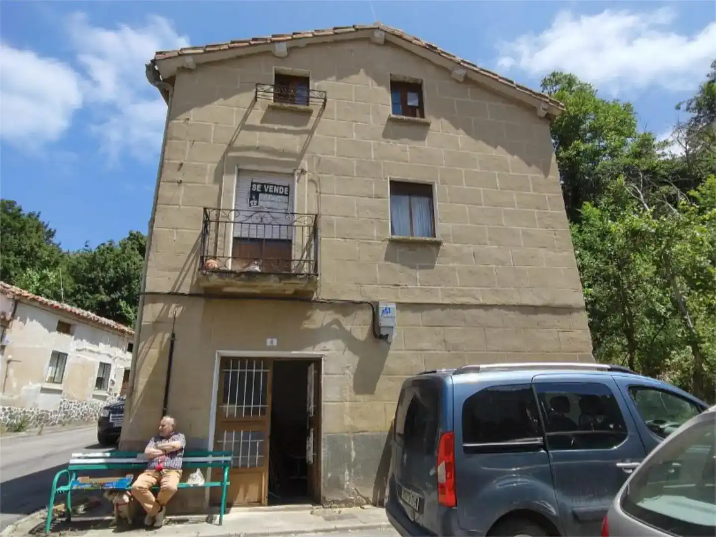 Vista exterior de Pis en venda en Pradoluengo amb Jardí privat i Balcó