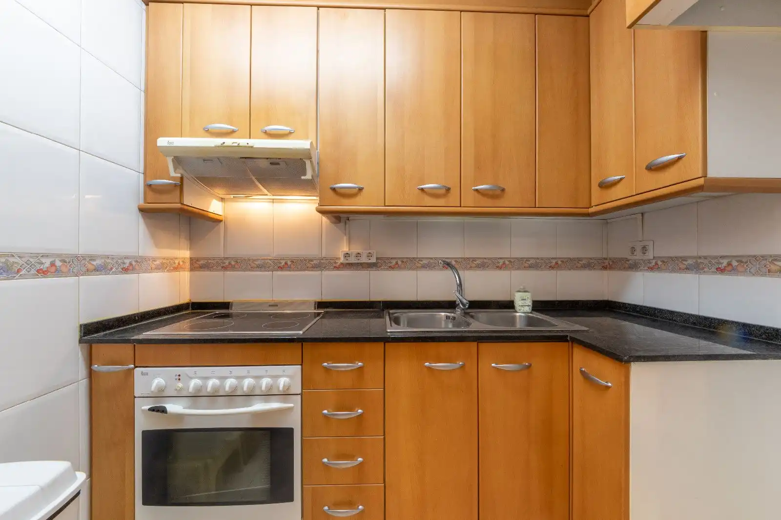 Kitchen of Flat for sale in Tarragona  with Air Conditioner, Terrace and Furnished