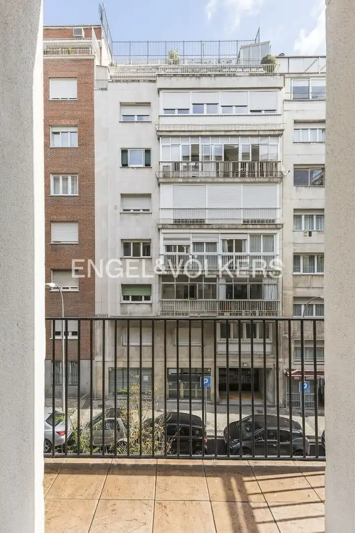 Exterior view of Flat for rent in Chamberí