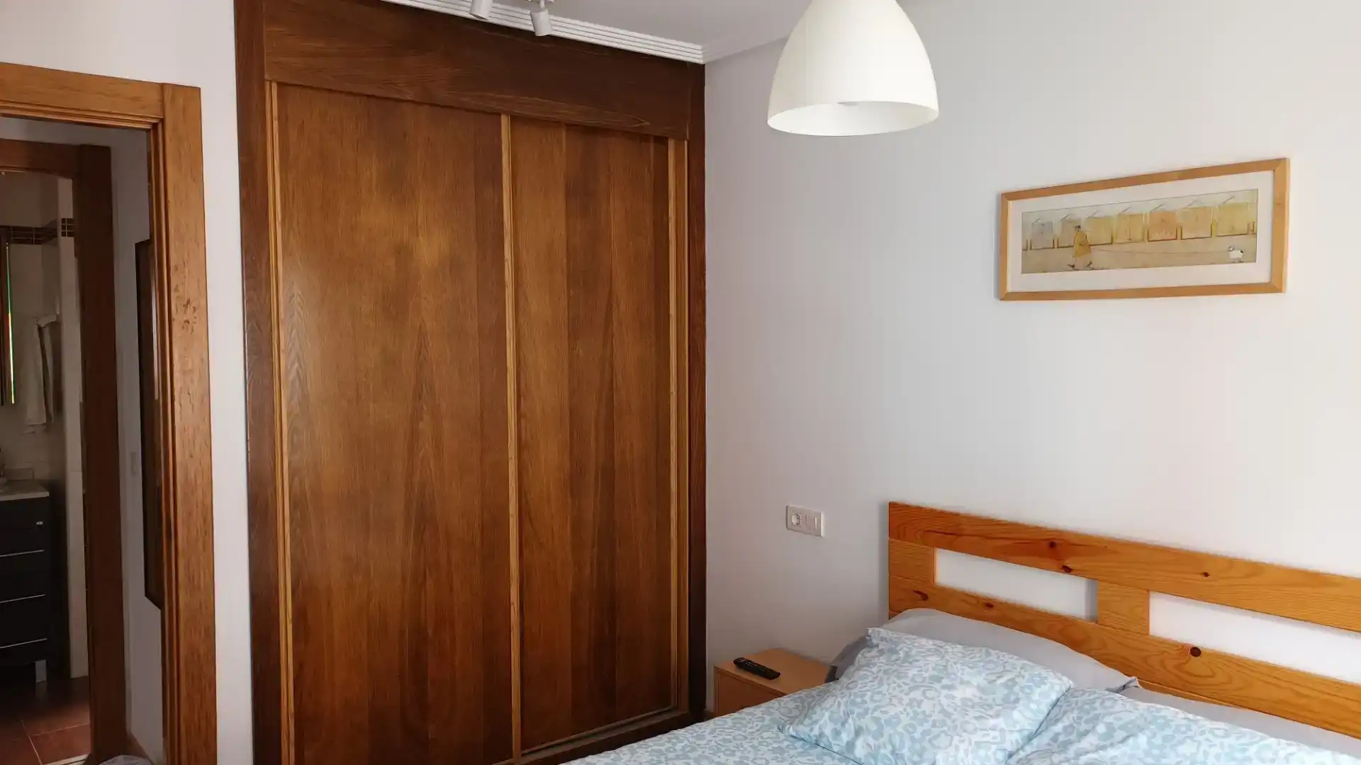 Schlafzimmer von Wohnungen zur Miete in Foz mit Möbliert