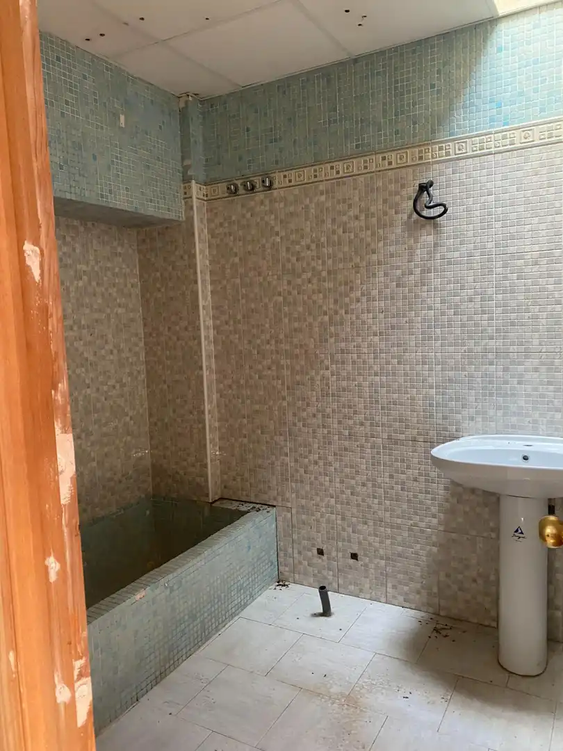 Bany de Casa adosada en venda en Coria del Río amb Jardí privat