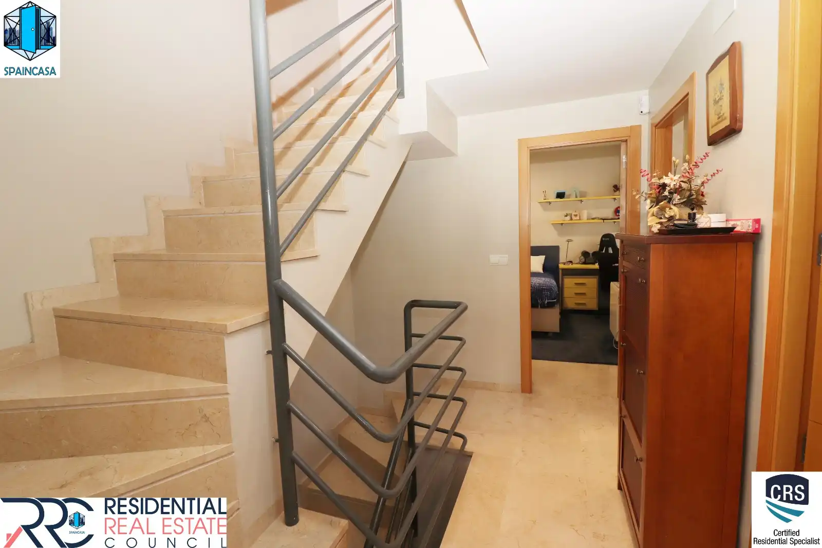 Casa aparellada amb terrassa en venda a Calle Victoria Kent 89, imagen 11