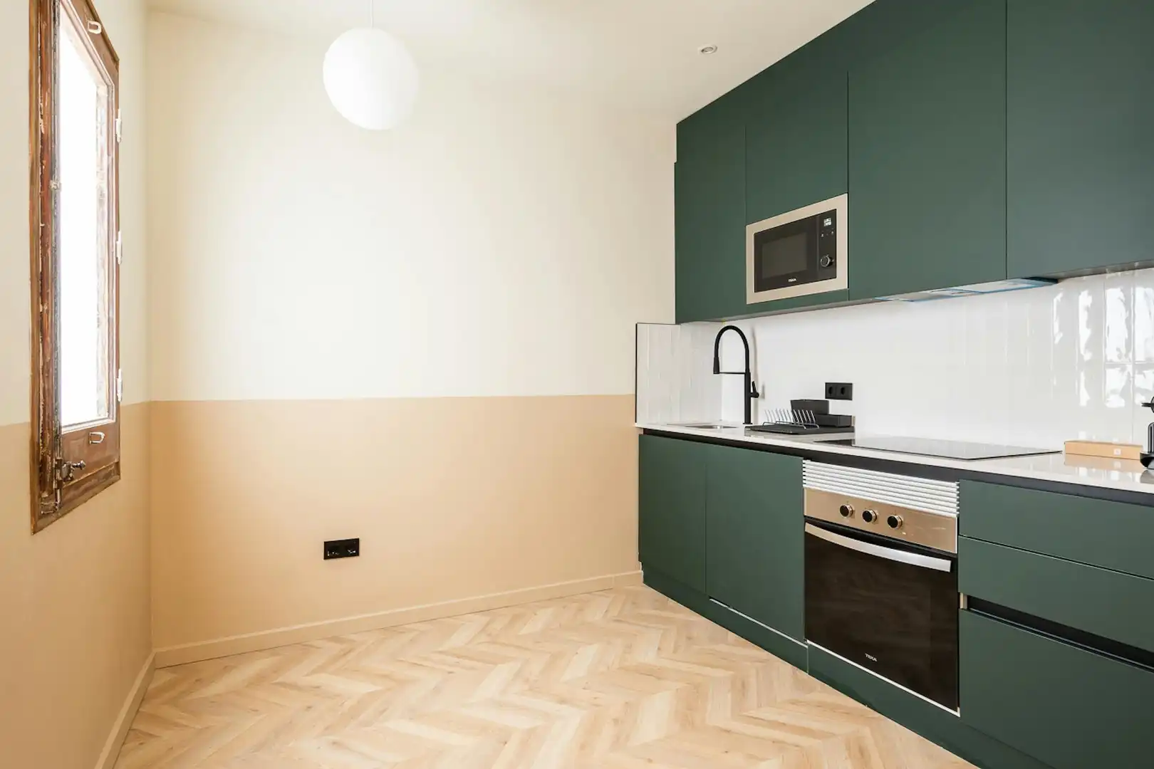 Cocina de Piso de alquiler en Barcelona con Aire acondicionado, Calefacción y Amueblado
