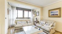 Living room of Apartment for sale in  Madrid Capital  with Air Conditioner, Heating and Parquet flooring