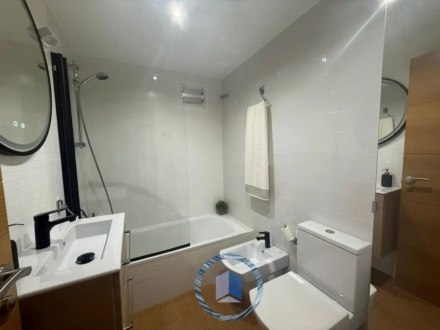 Badezimmer von Wohnung zum Verkauf in Montequinto mit Terrasse, Schwimmbad und Möbliert