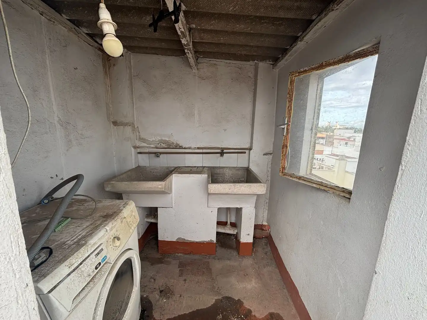 Kitchen of Buildings for sale in Sevilla