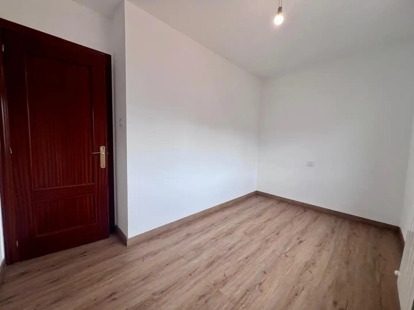 Dormitori de Pis en venda en Oviedo  amb Calefacció i Parquet