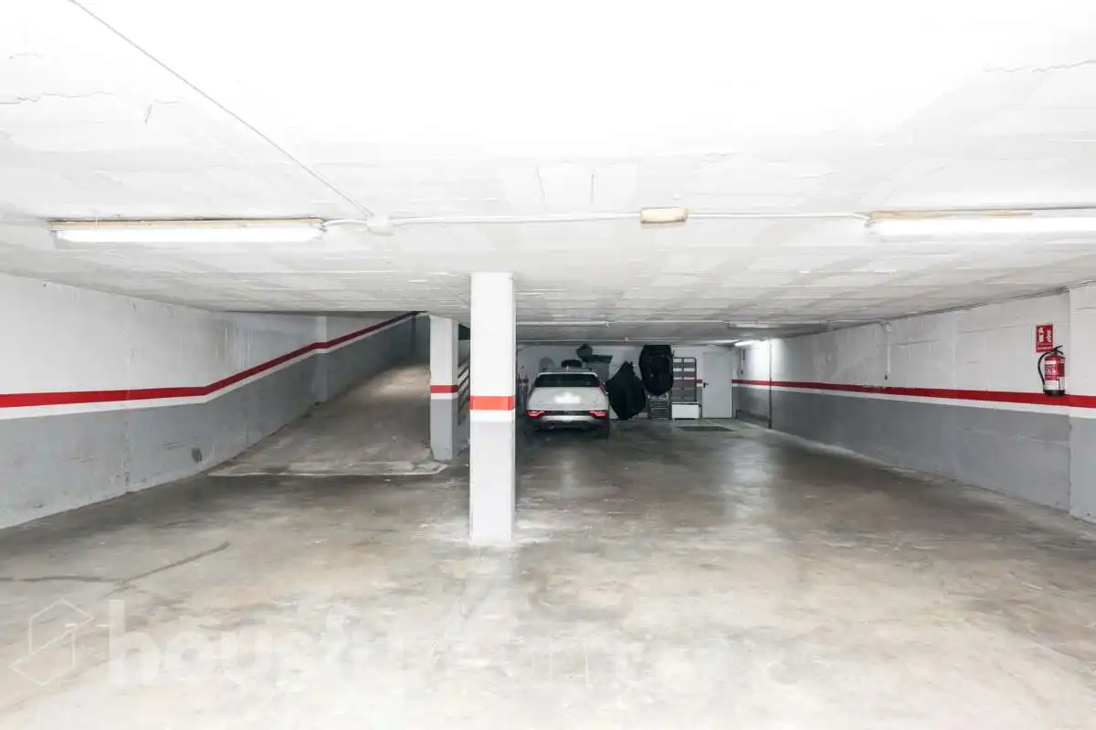 Aparcament de Dúplex en venda en Vallirana amb Calefacció, Terrassa i Balcó