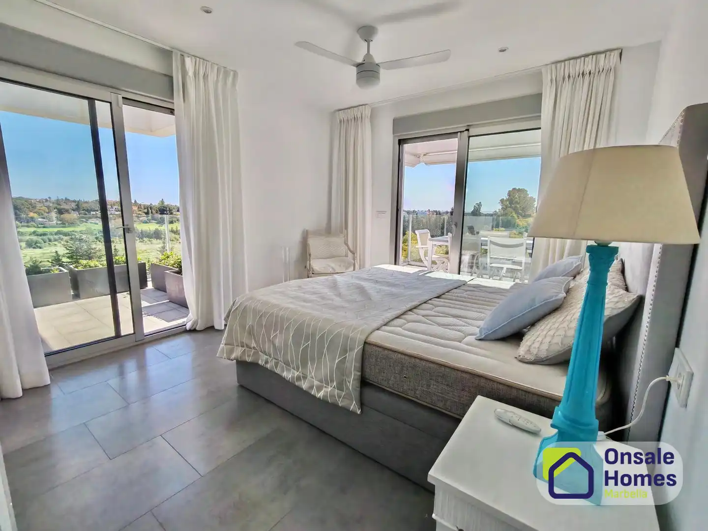 Bedroom of Attic for sale in Estepona  with Air Conditioner, Terrace and Storage room