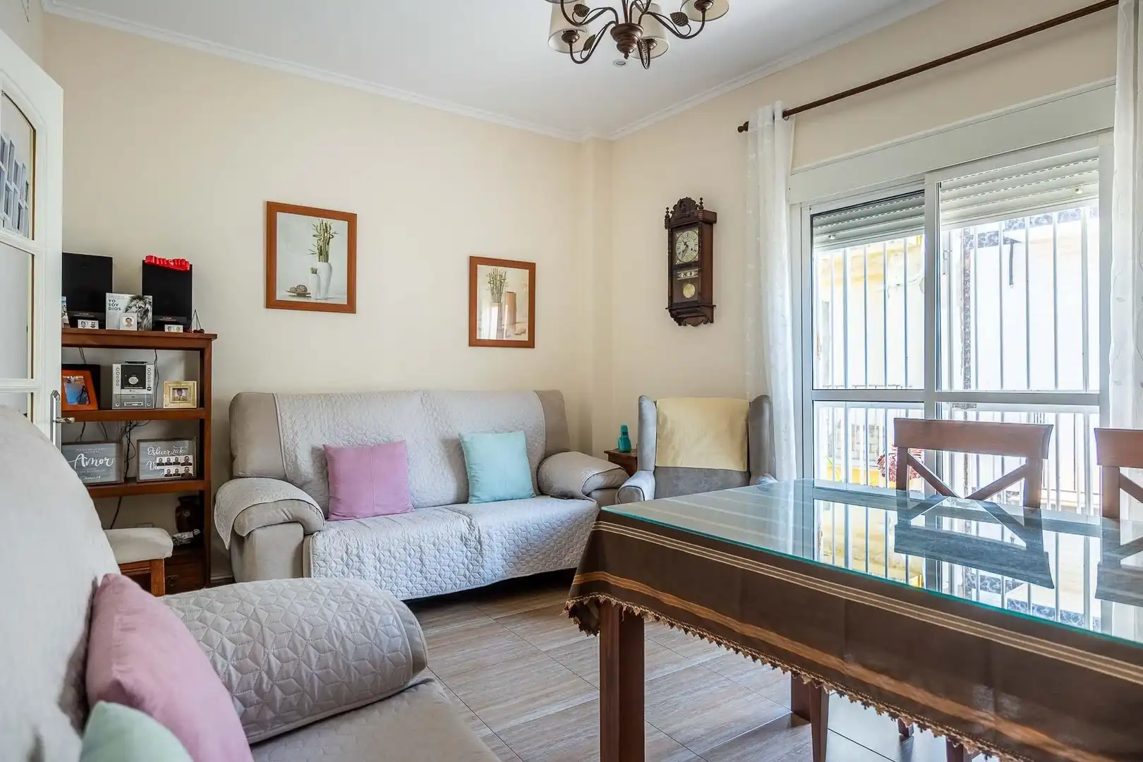 Living room of Houses for sale in Sevilla  with Air Conditioner, Terrace and Storage room