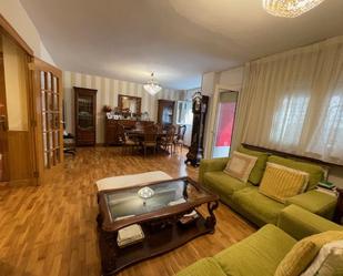 Living room of Flat for sale in  Zaragoza Capital  with Air Conditioner, Heating and Parquet flooring