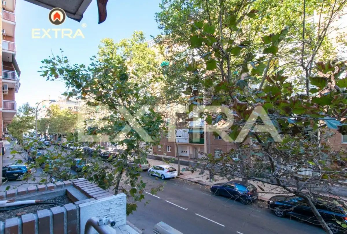 Vista exterior de Pis de lloguer en  Madrid Capital amb Parquet i Terrassa