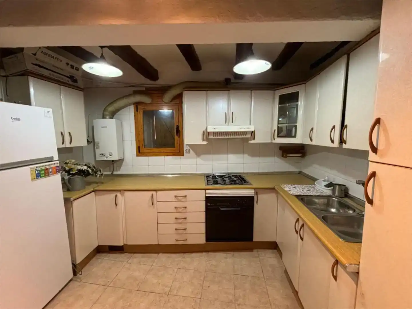 Cuina de Casa adosada en venda en Tàrrega amb Aire condicionat