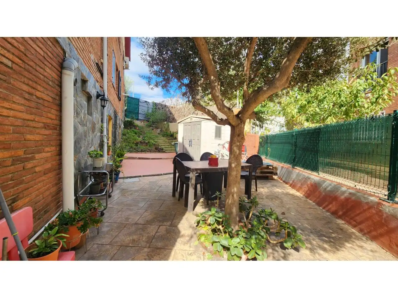 Jardí de Casa o xalet en venda en Barberà del Vallès amb Aire condicionat, Calefacció i Jardí privat