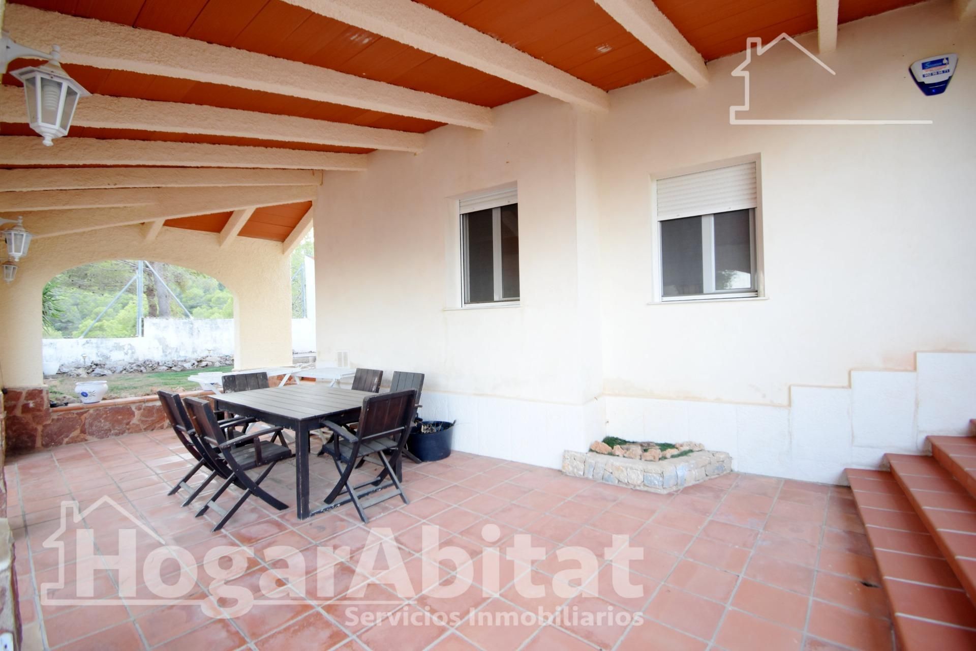 Terrassa de Casa o xalet en venda en Oliva amb Aire condicionat, Calefacció i Jardí privat