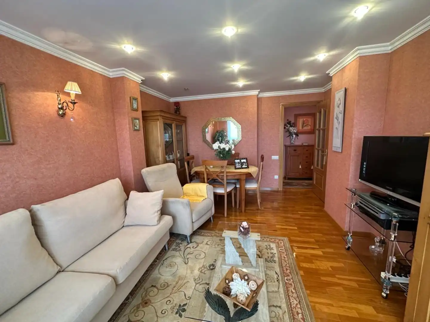 Sala d'estar de Pis en venda en Castrillón amb Calefacció, Jardí privat i Parquet