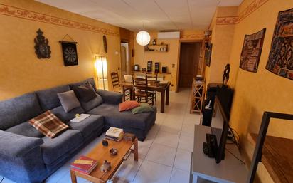 Living room of Flat for sale in Girona Capital  with Air Conditioner, Heating and Terrace