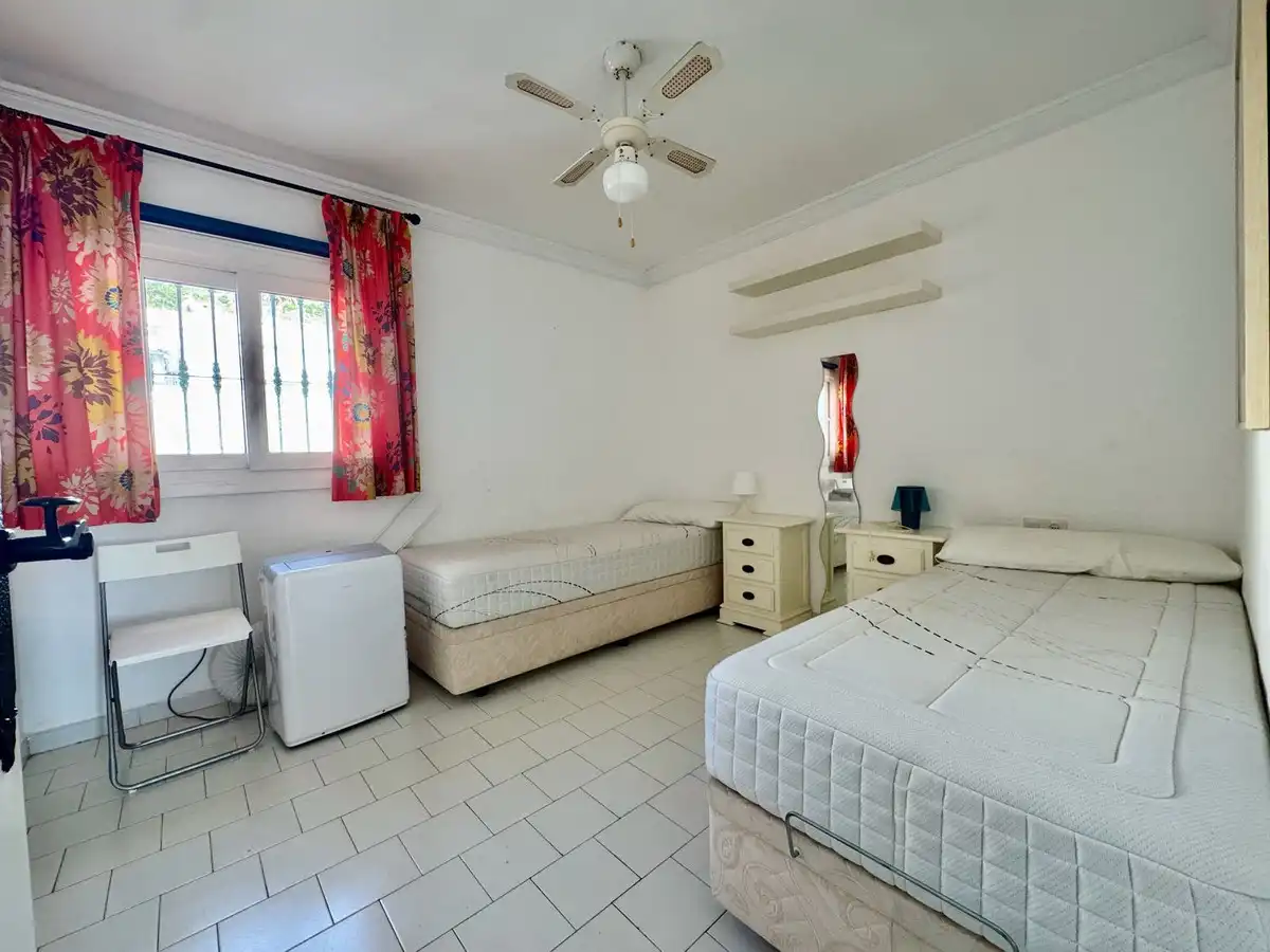 Habitación de Casa adosada en venta en Benalmádena con Aire acondicionado, Terraza y Piscina comunitaria