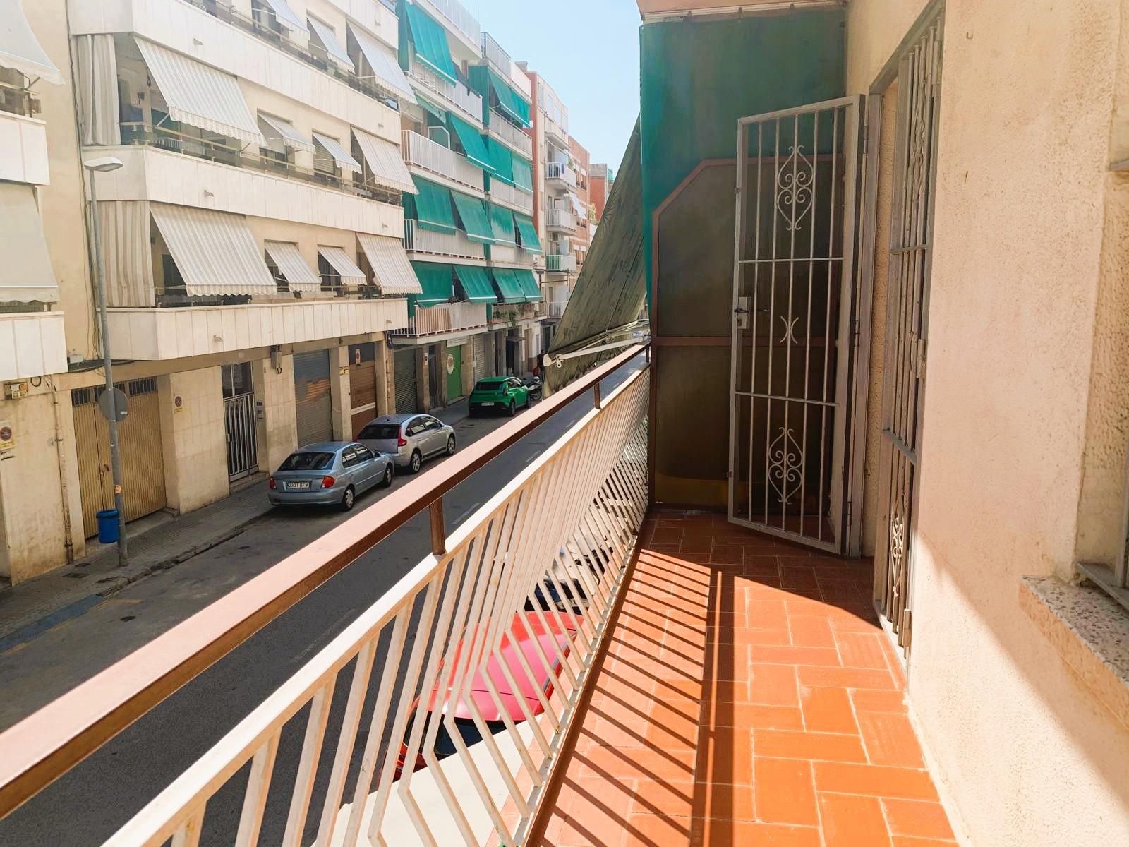 Vista exterior de Pis en venda en Vilanova i la Geltrú amb Balcó