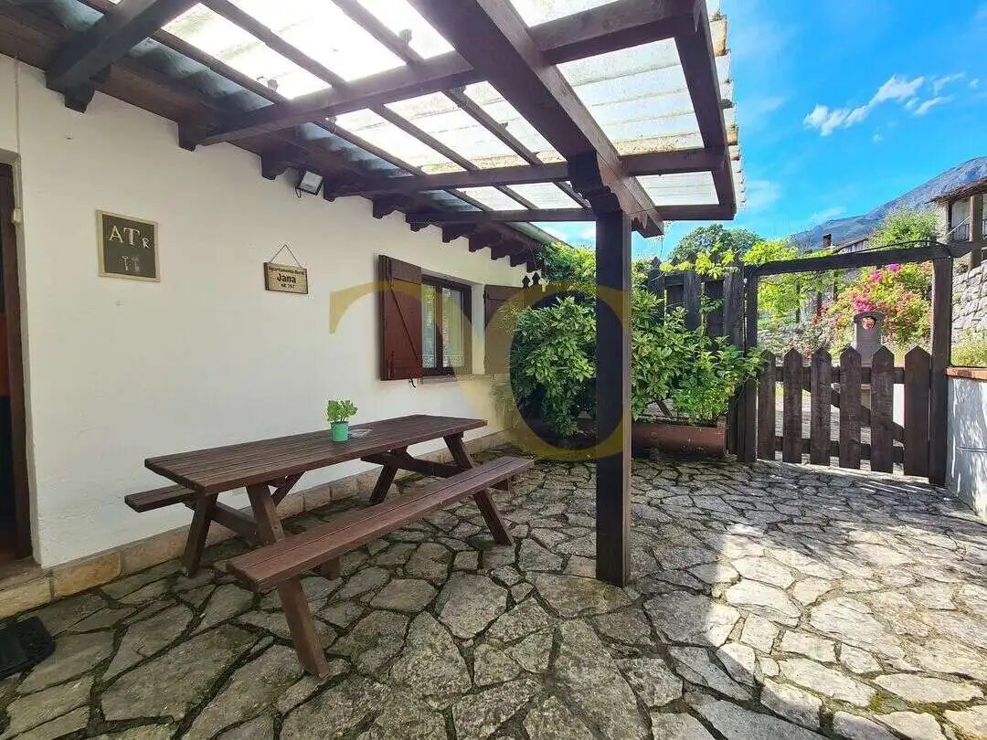Terrassa de Casa o xalet en venda en Peñamellera Alta amb Calefacció, Jardí privat i Terrassa