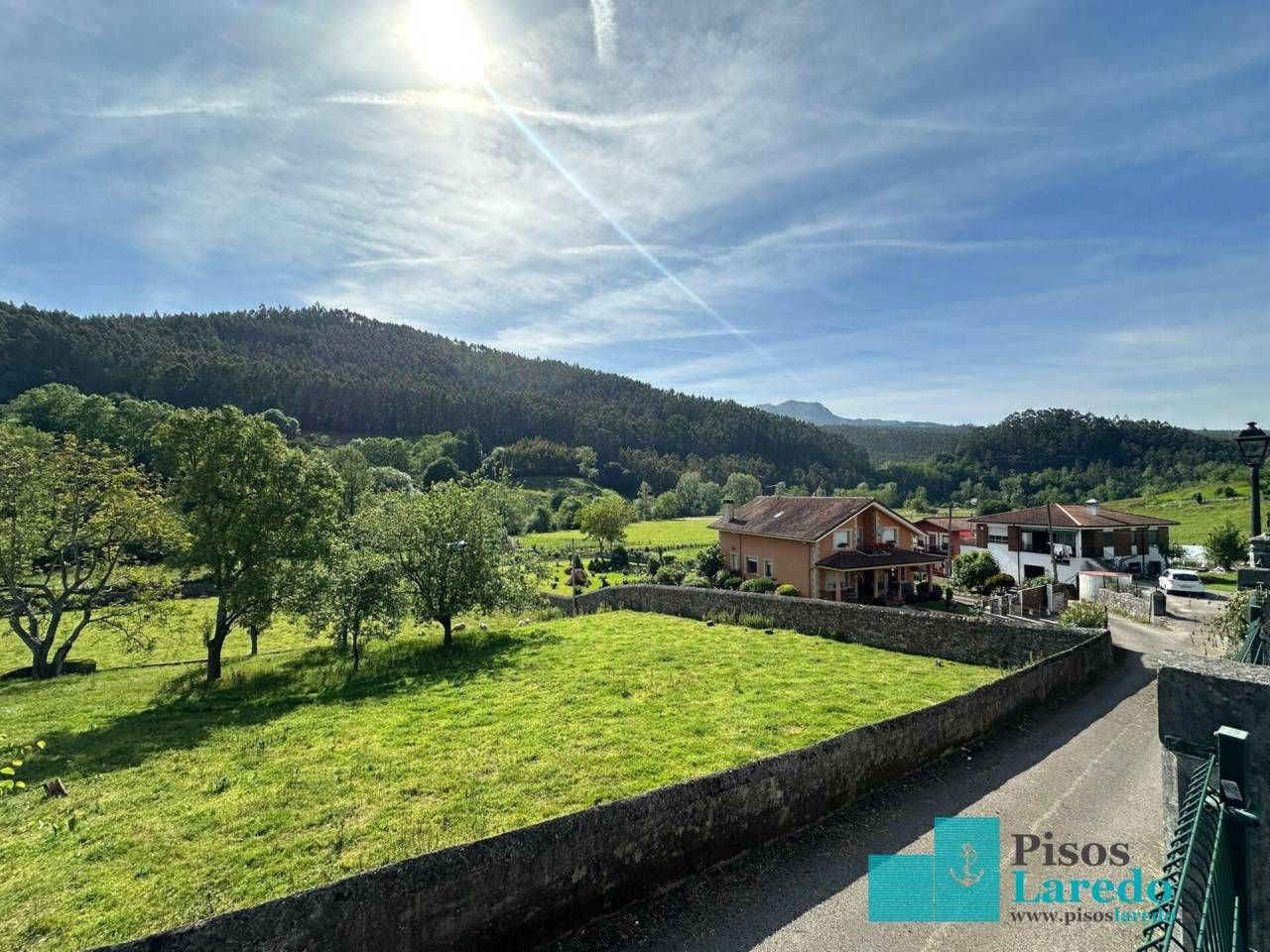 Vista exterior de Pis en venda en Ramales de la Victoria amb Calefacció i Parquet