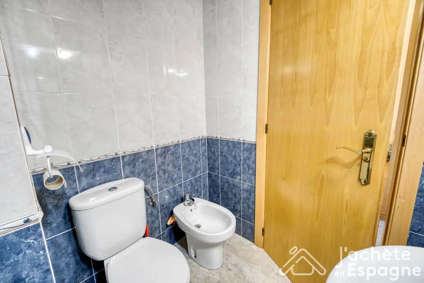 Baño de Ático en venta en Vandellòs i l'Hospitalet de l'Infant con Aire acondicionado, Terraza y Amueblado
