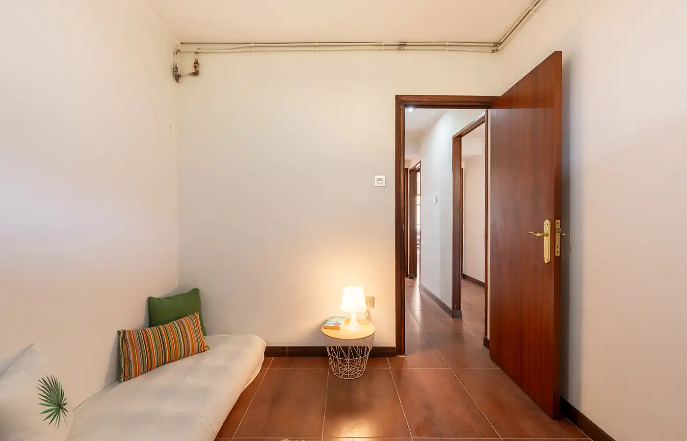 Wohnung zum Verkauf in Oleiros mit Terrasse, Abstellraum und Mikrowelle
