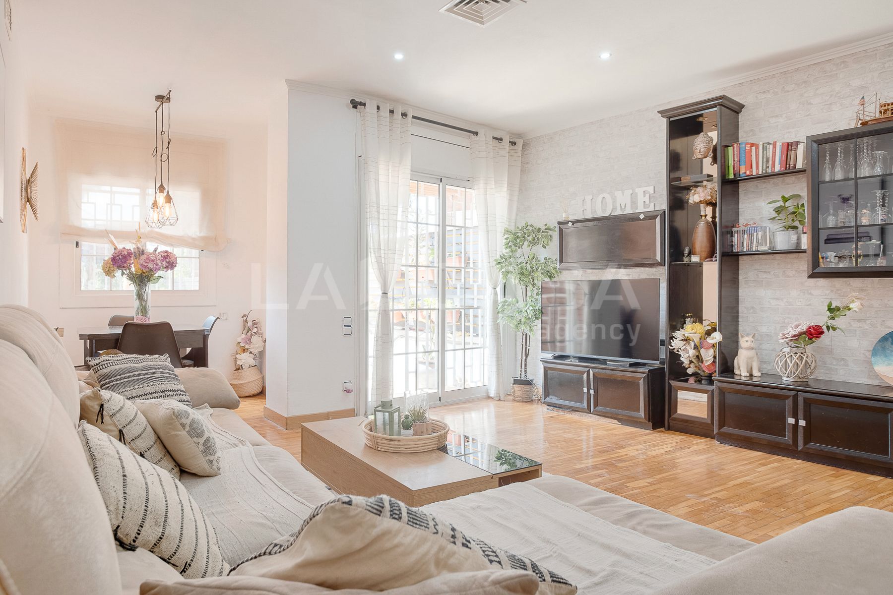 Living room of Flat for sale in Cerdanyola del Vallès  with Heating and Terrace